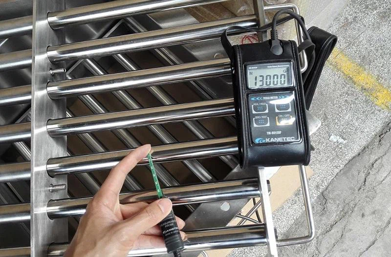 Testing the magnetic drawer's Gauss strength. Testing the magnetic drawer's Gauss strength.